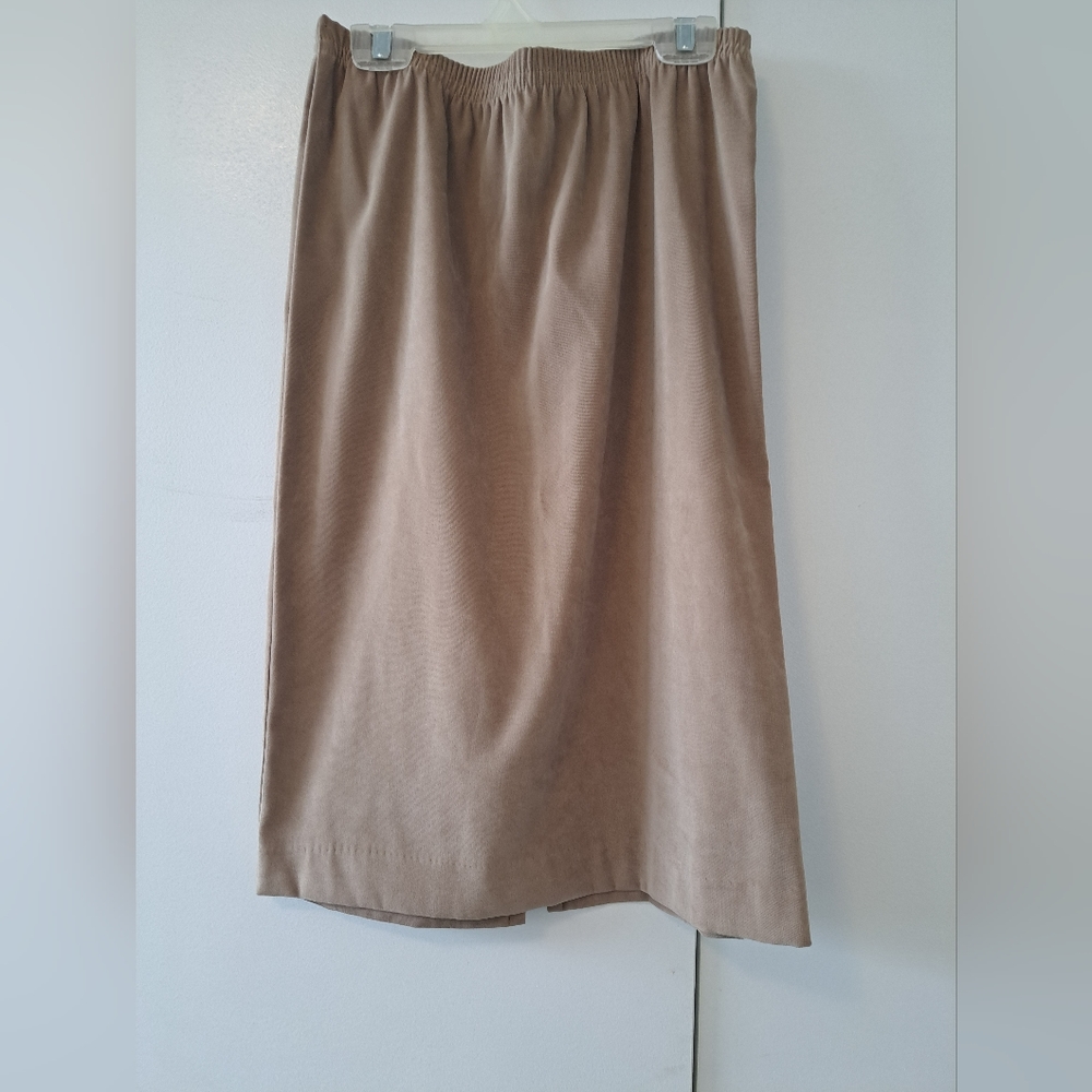 Brown/beige skirt